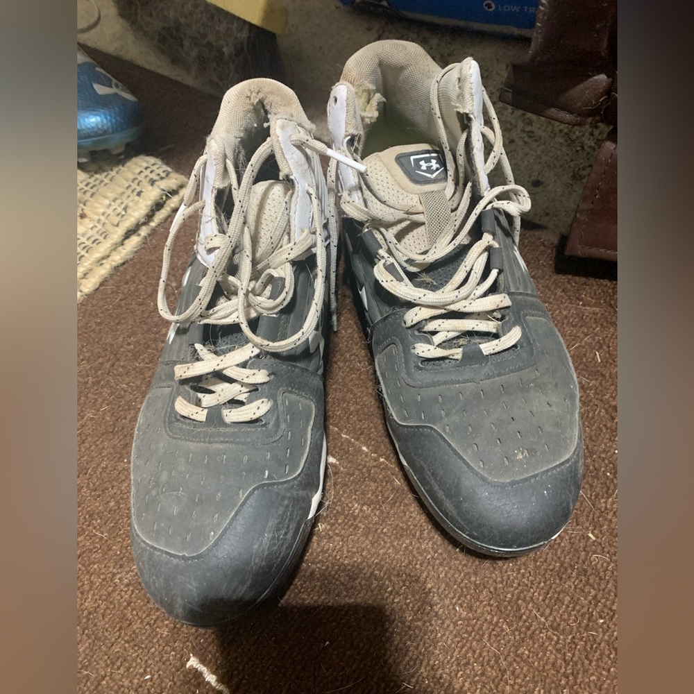 Men’s under armor cleats